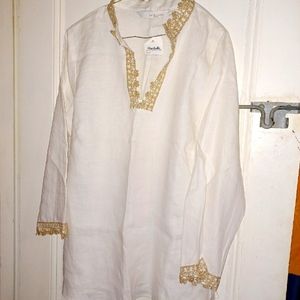 NWT Beautiful Gold and white blouse